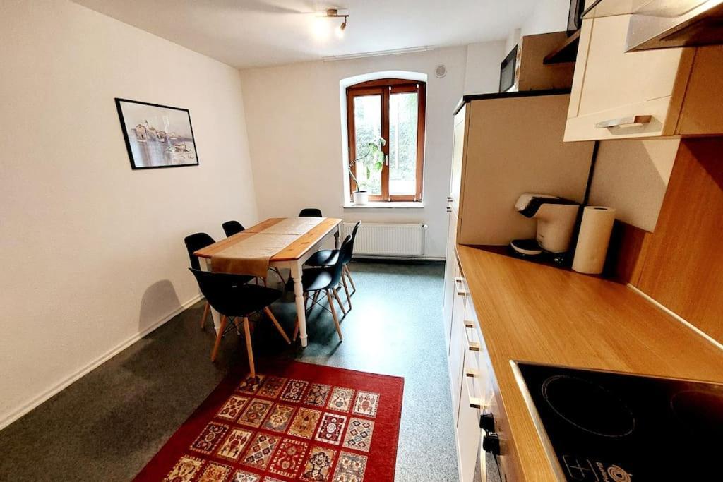 Zentrale Ferienwohnung - Direkt Am See Und Schloss Schwerin  Eksteriør billede