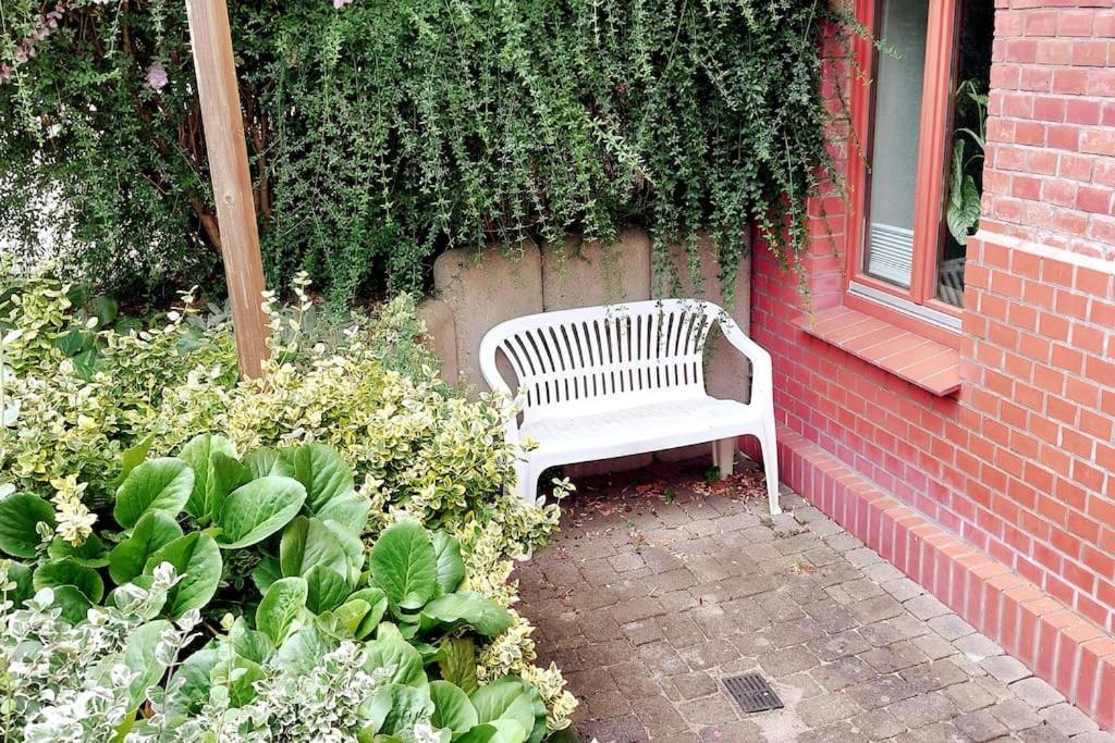 Zentrale Ferienwohnung - Direkt Am See Und Schloss Schwerin  Eksteriør billede